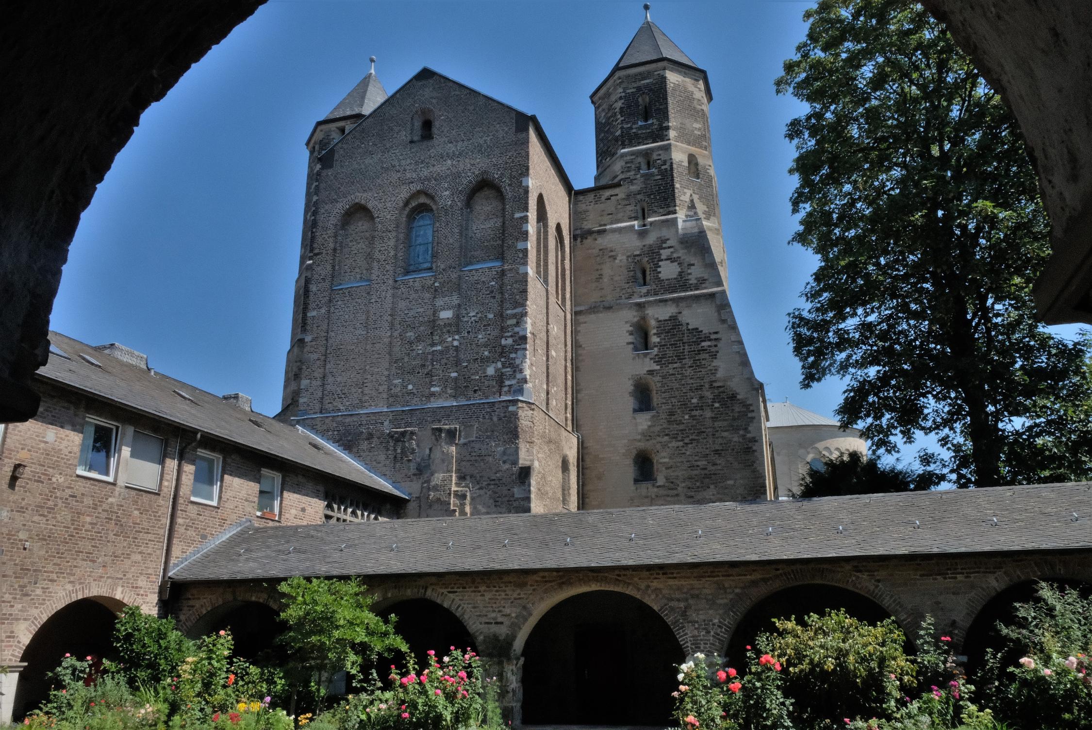 St. Maria im Kapitol (außen) (c) Werner Timmerscheidt St. Maria im Kapitol (außen)