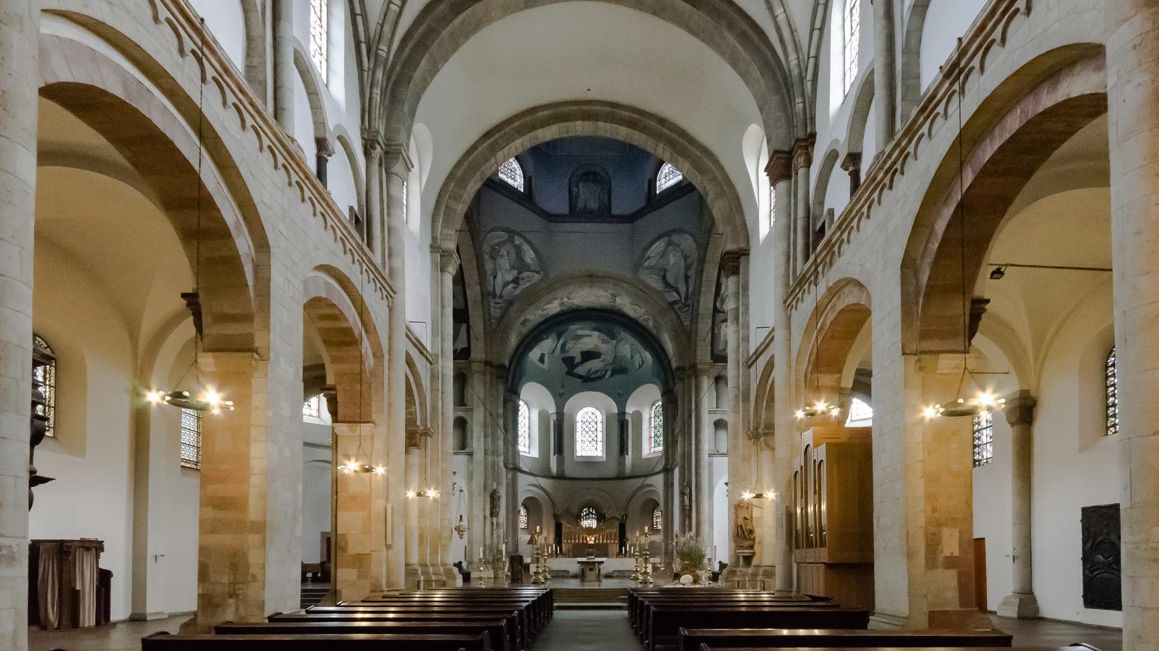 St Aposteln innen leer