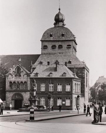 St. Georg mit barockem Turmhelm (Foto um 1930)