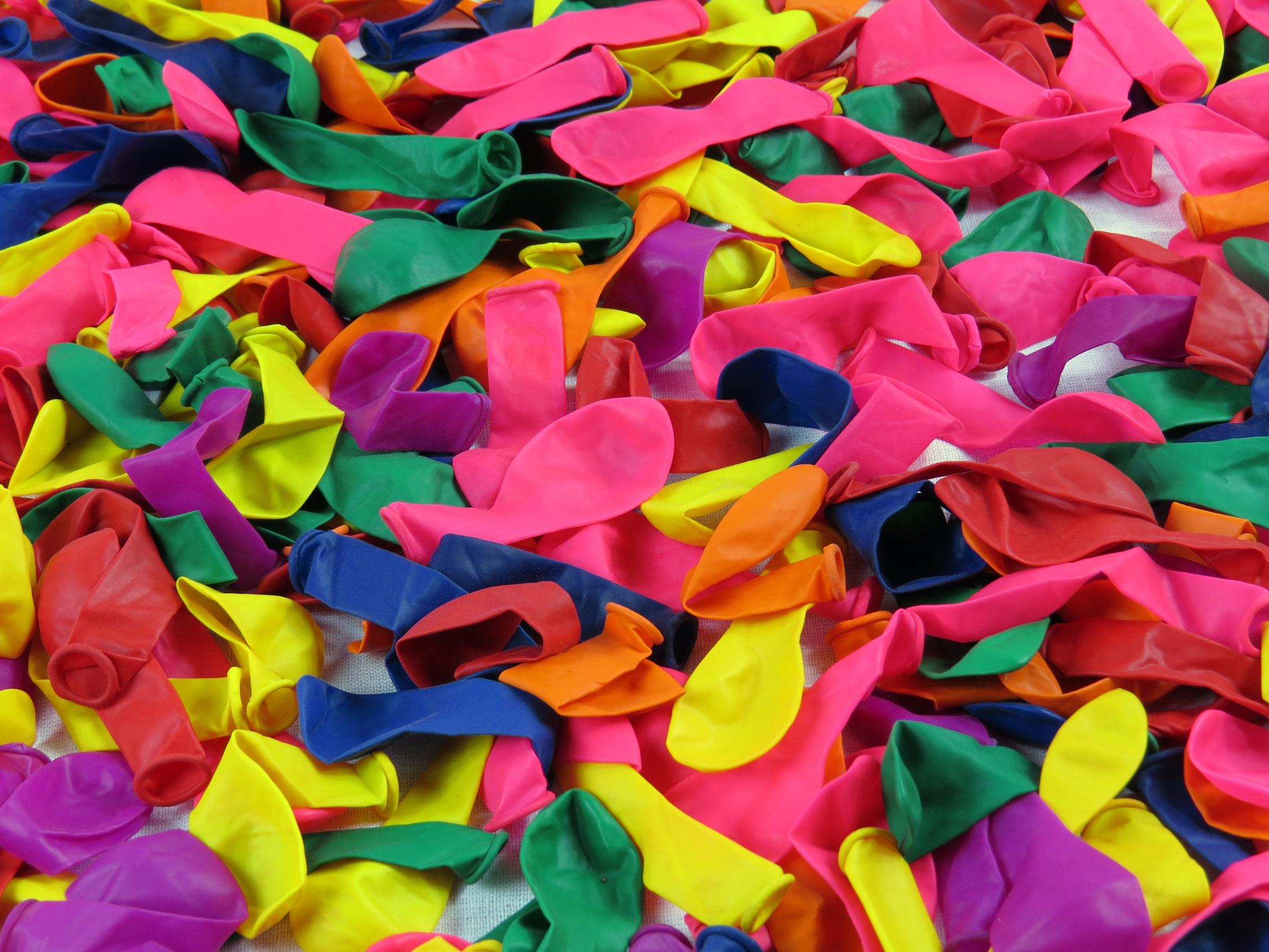 ballons-1908514_by_2468klaus-cassube_cc0-gemeinfrei_pixabay_pfarrbriefservice